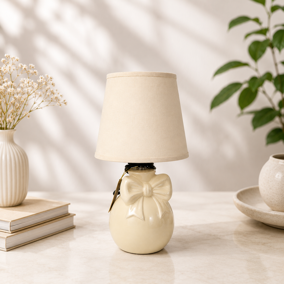 Vintage-Inspired Ribbon Bow Accent Lamp – Small Decorative Ceramic Desk Lamp for Girl’s Room &amp; Aesthetic Home Decor